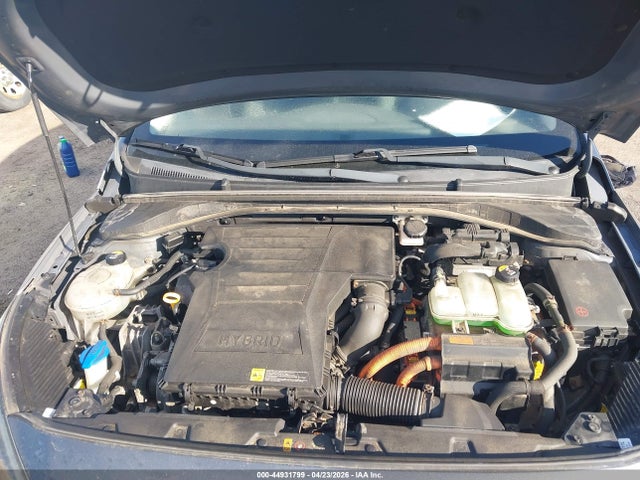 HYUNDAI IONIQ HYBRID LIMITED - 10