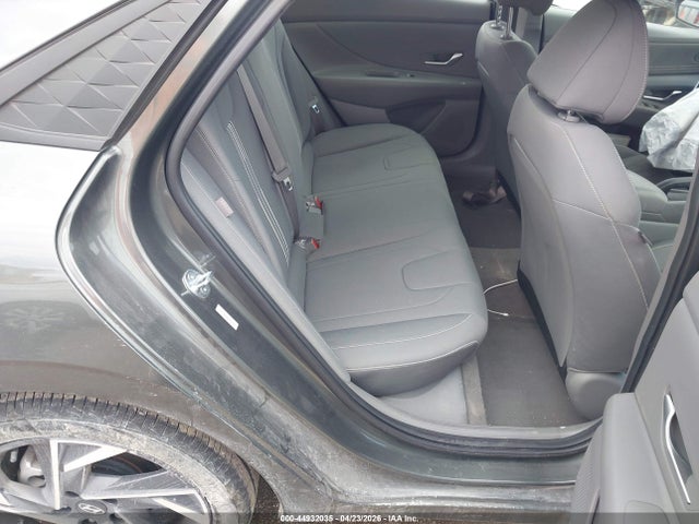 صورة 8 لـ 2025 Hyundai ELANTRA SEL SPORT