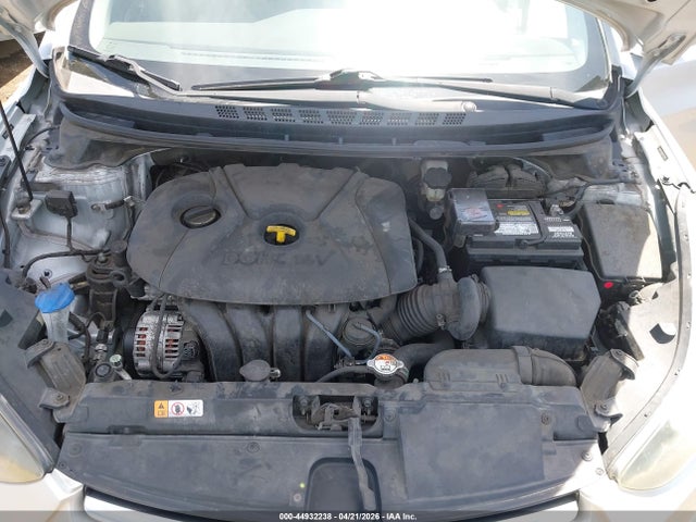 HYUNDAI ELANTRA SE - 10