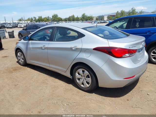 HYUNDAI ELANTRA SE - 3
