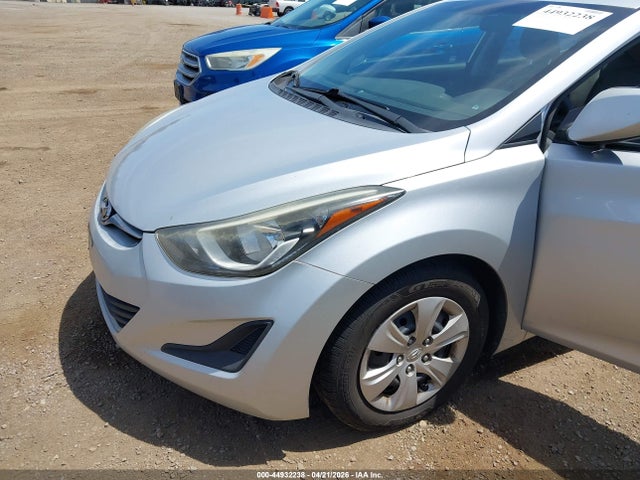 HYUNDAI ELANTRA SE - 6