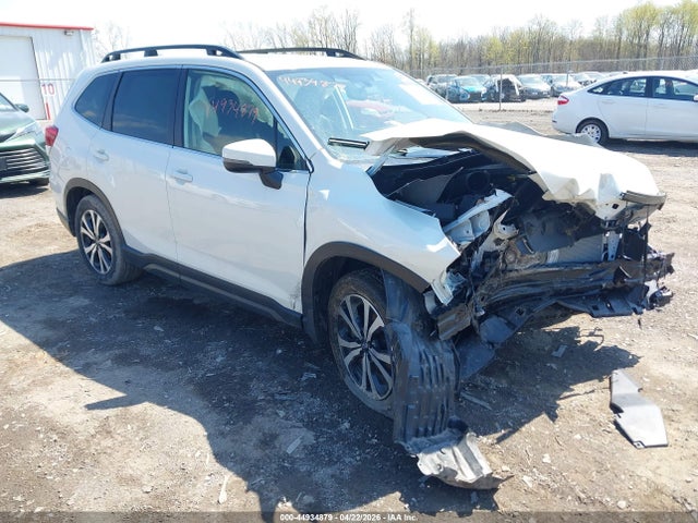 2022 SUBARU FORESTER LIMITED
