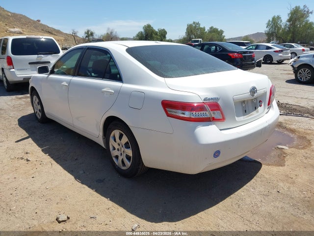 TOYOTA CAMRY - 3