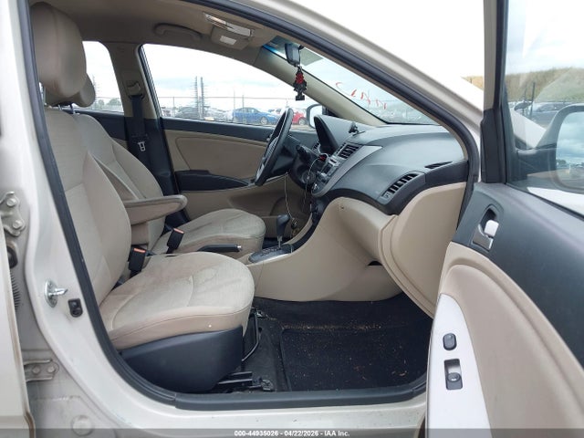 HYUNDAI ACCENT SE - 5