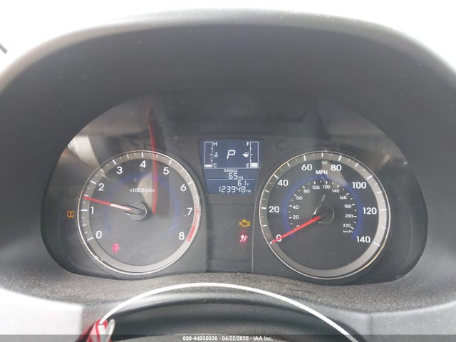 HYUNDAI ACCENT SE - 7