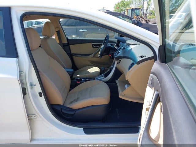 HYUNDAI ELANTRA GLS - 5