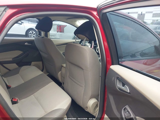 FORD FOCUS SE - 8