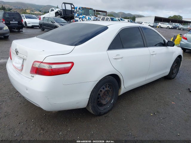 TOYOTA CAMRY - 4