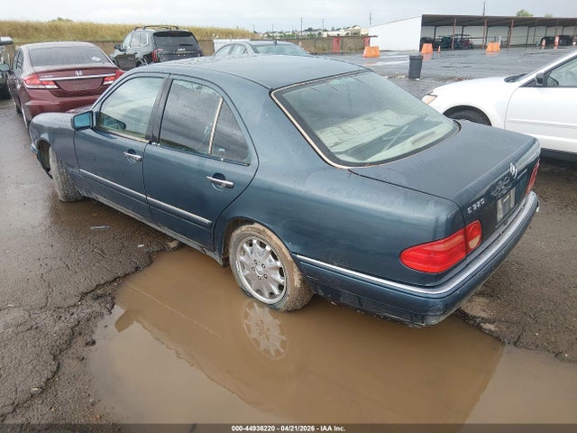 MERCEDES-BENZ E-CLASS - 3