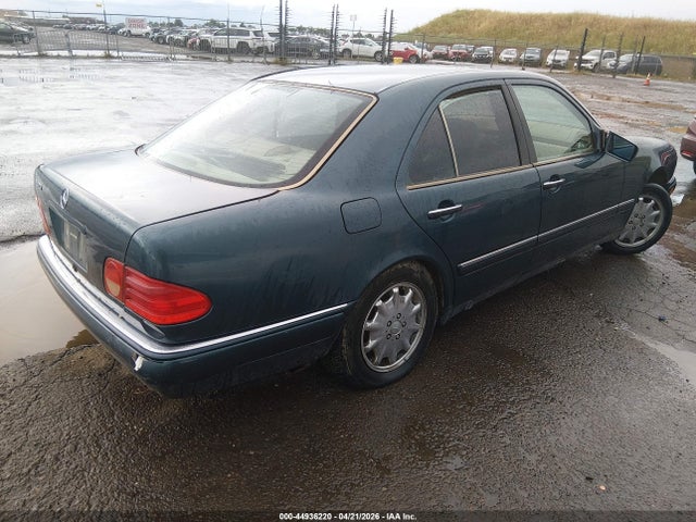 MERCEDES-BENZ E-CLASS - 4