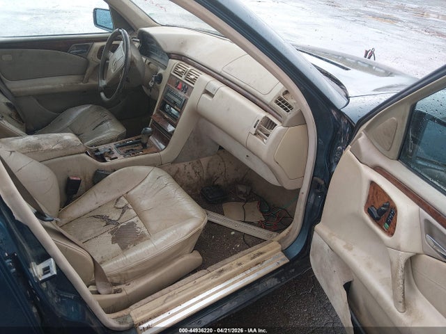 MERCEDES-BENZ E-CLASS - 5