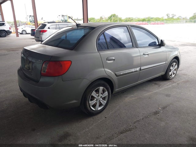 KIA RIO LX - 4