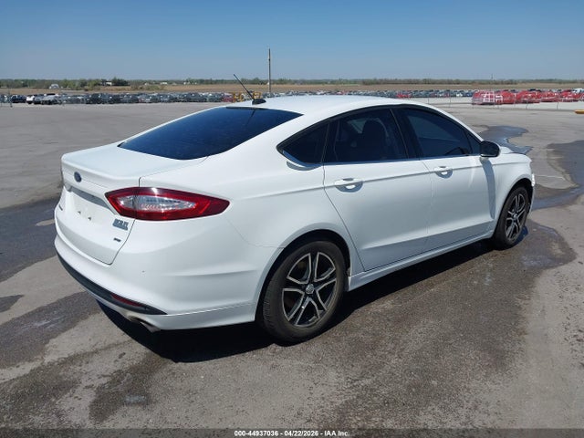 FORD FUSION SE - 4