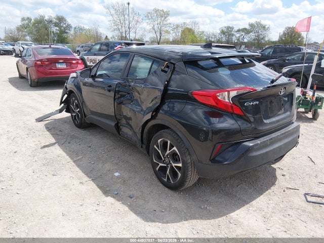 2018 TOYOTA C-HR XLE 3