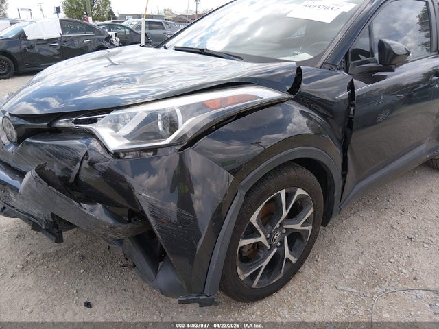 2018 TOYOTA C-HR XLE 6