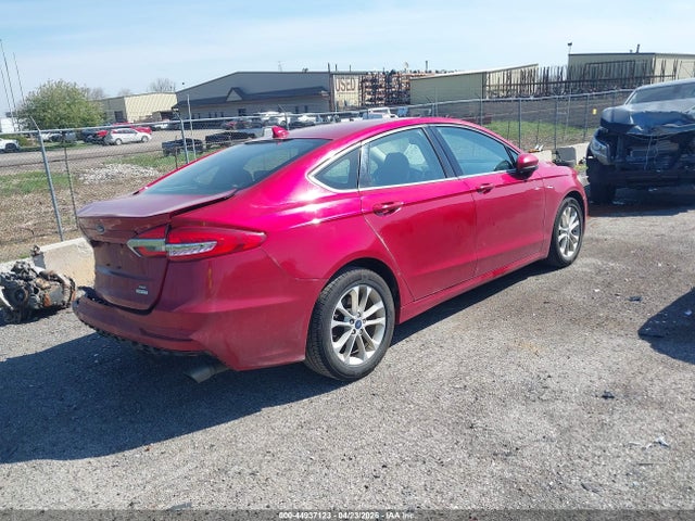 FORD FUSION SE - 4