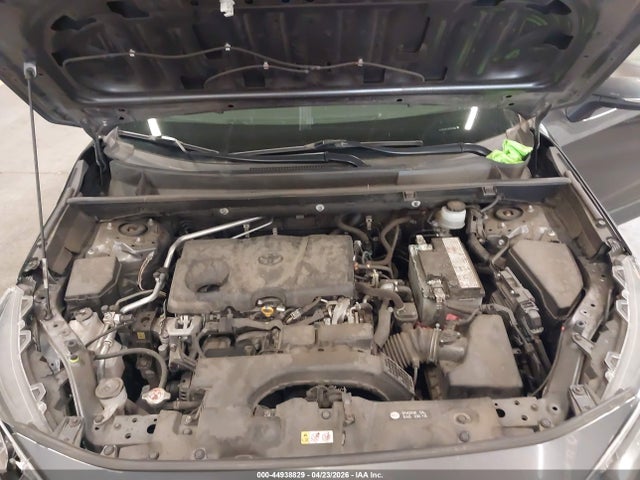 2019 TOYOTA RAV4 XLE 10