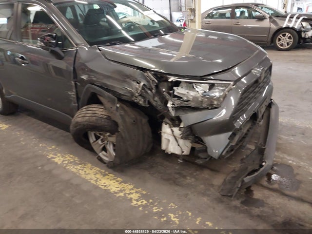 2019 TOYOTA RAV4 XLE 6