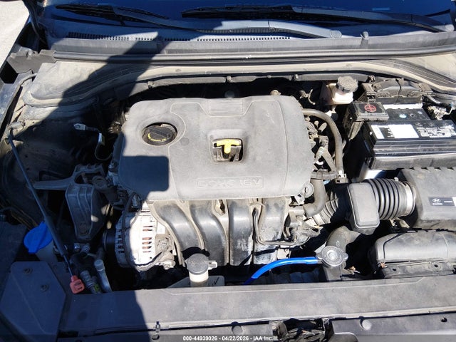 HYUNDAI ELANTRA VALUE EDITION - 10