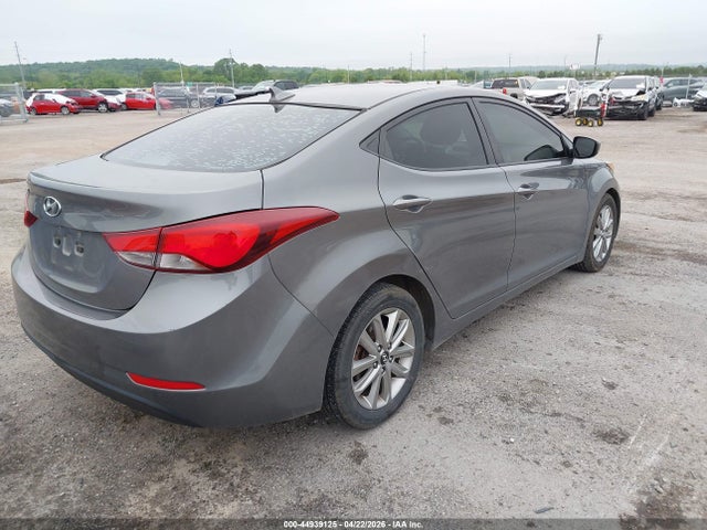 HYUNDAI ELANTRA SE - 4