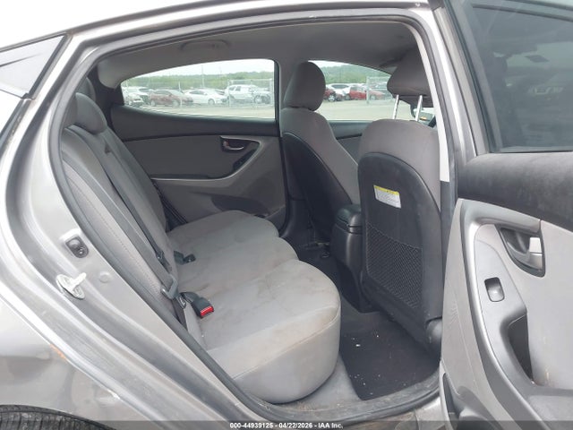 HYUNDAI ELANTRA SE - 8