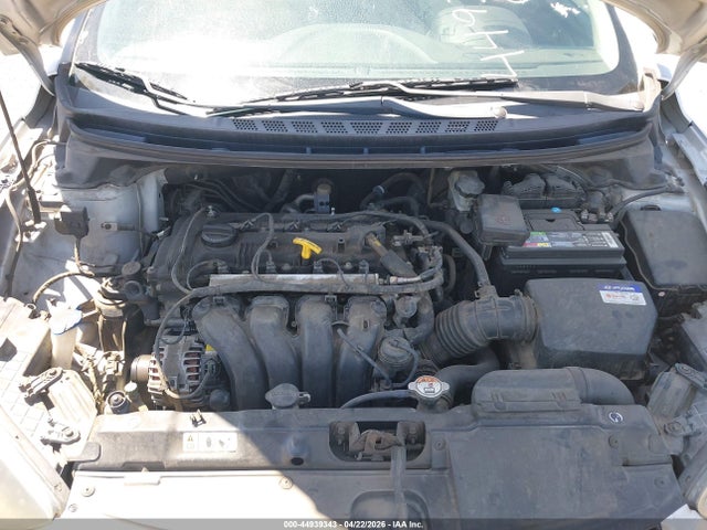 HYUNDAI ELANTRA - 10