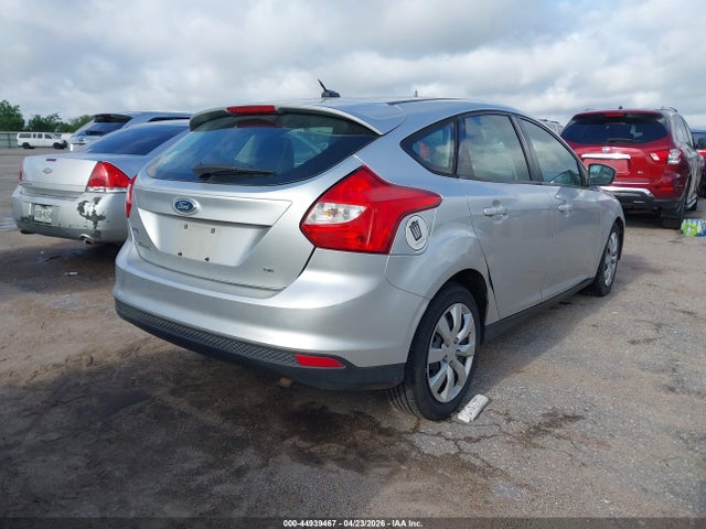FORD FOCUS SE - 4