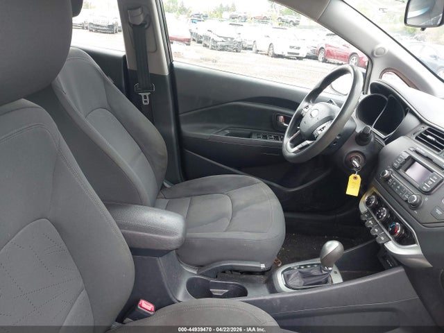 KIA RIO EX - 5