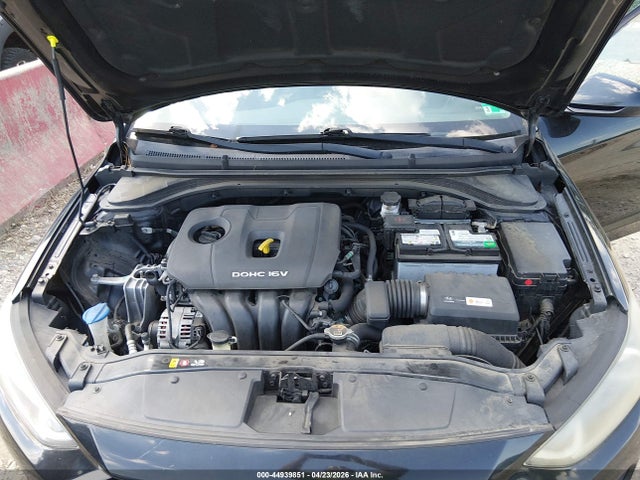 HYUNDAI ELANTRA SEL - 10