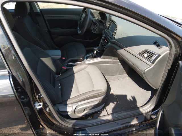 HYUNDAI ELANTRA SEL - 5