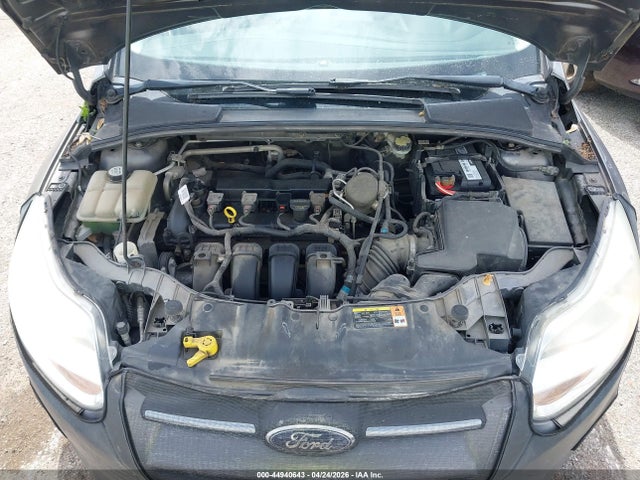 FORD FOCUS SE - 10
