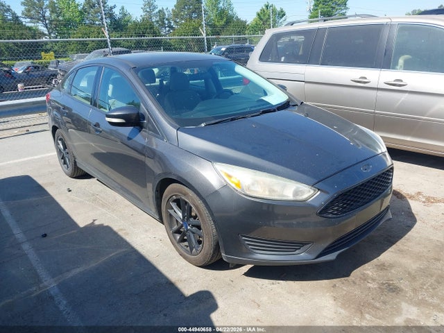 FORD FOCUS SE - 1