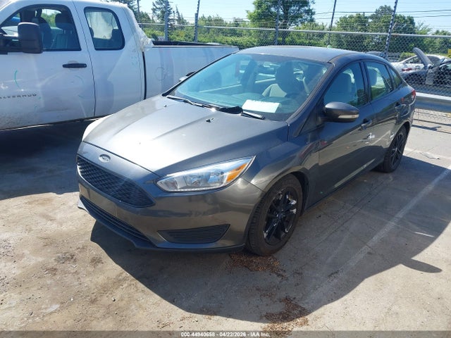 FORD FOCUS SE - 2