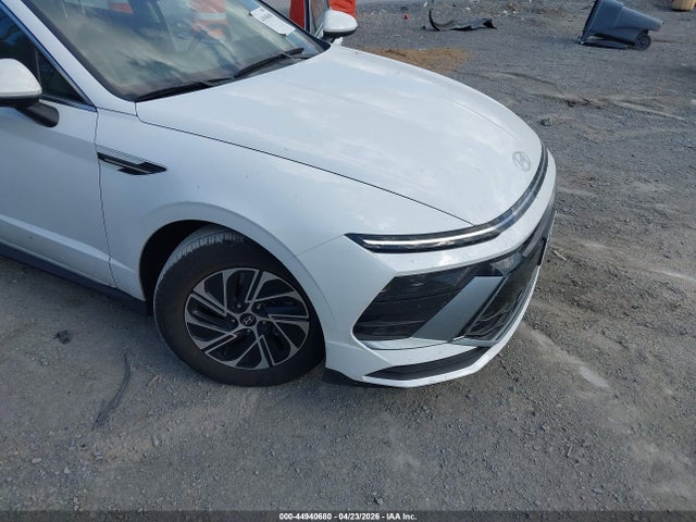 HYUNDAI SONATA HYBRID BLUE - 6