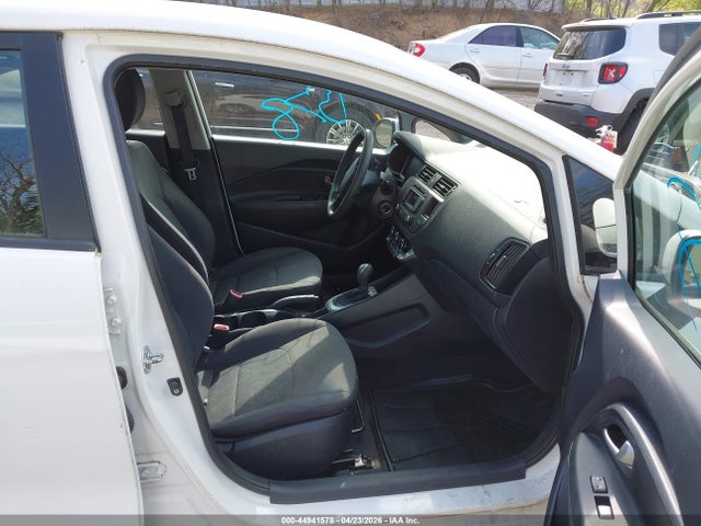 KIA RIO LX - 5