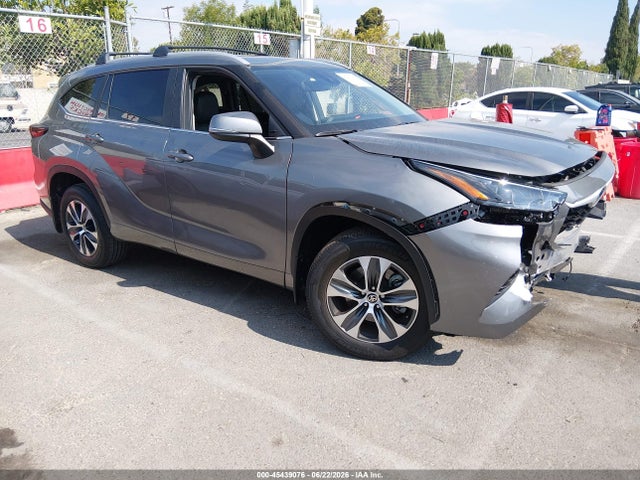2026 TOYOTA HIGHLANDE XLE
