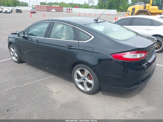 FORD FUSION SE - 3