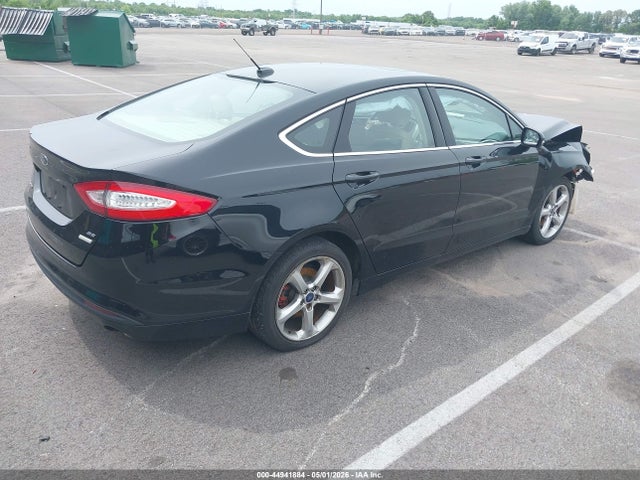 FORD FUSION SE - 4