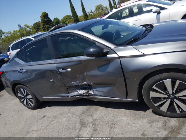 2021 NISSAN ALTIMA SV FWD 13