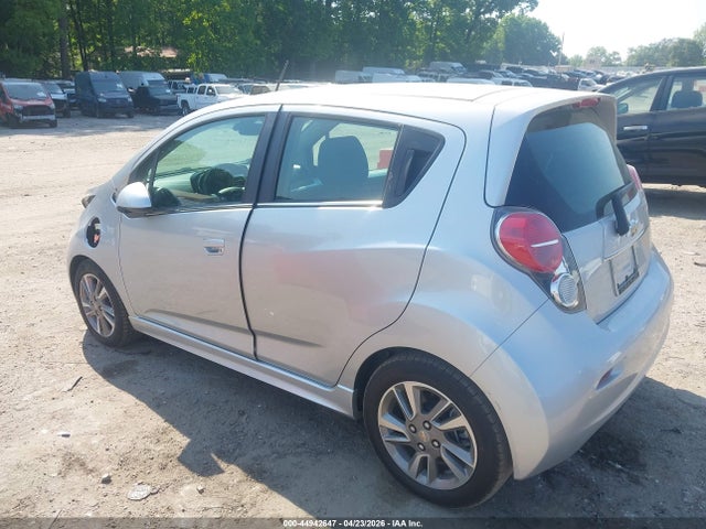2016 Chevrolet SPARK EV 2LT — фото 3