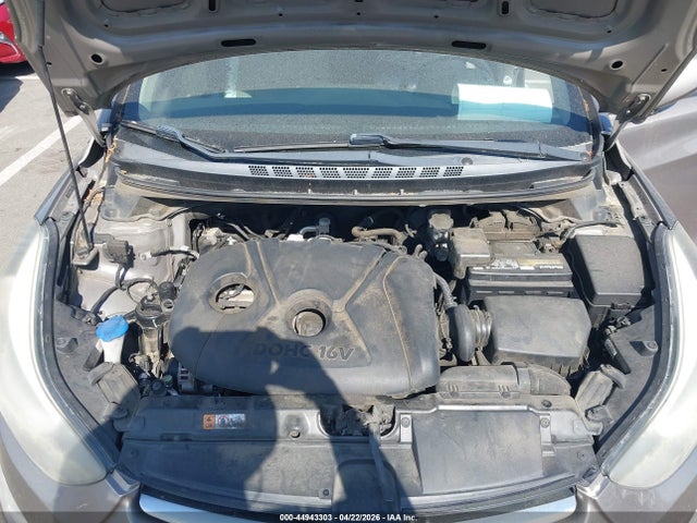 HYUNDAI ELANTRA SE - 10