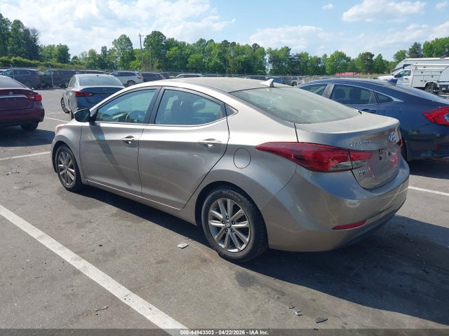 HYUNDAI ELANTRA SE - 3