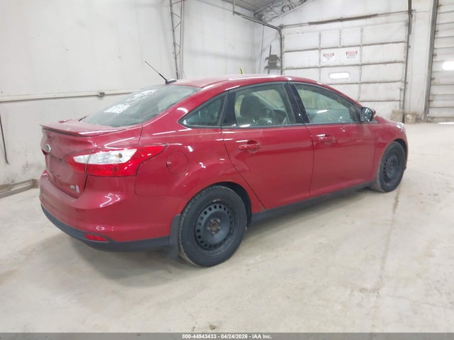 FORD FOCUS SE - 4