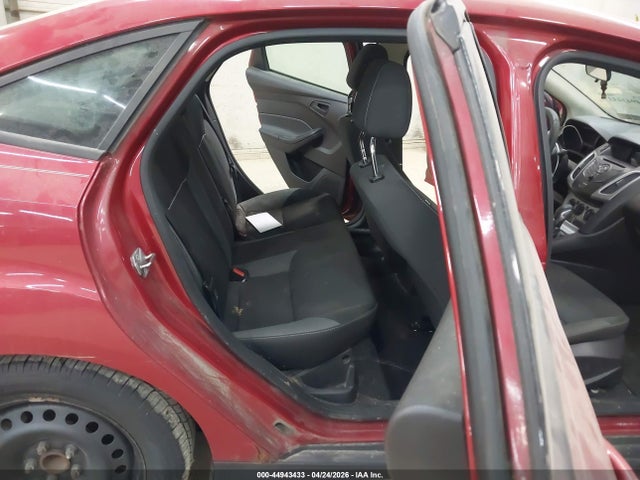 FORD FOCUS SE - 8