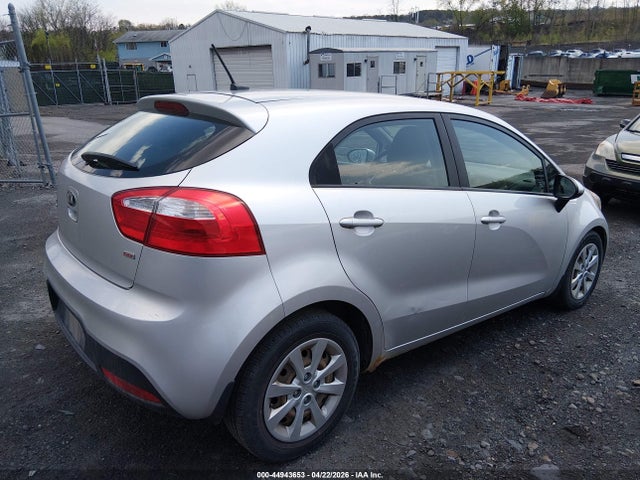 KIA RIO LX - 4