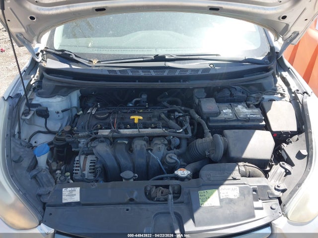 HYUNDAI ELANTRA SE - 10