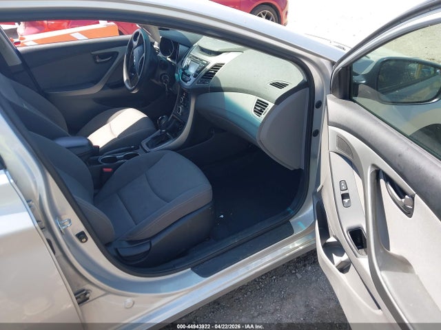 HYUNDAI ELANTRA SE - 5