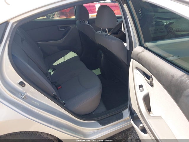 HYUNDAI ELANTRA SE - 8