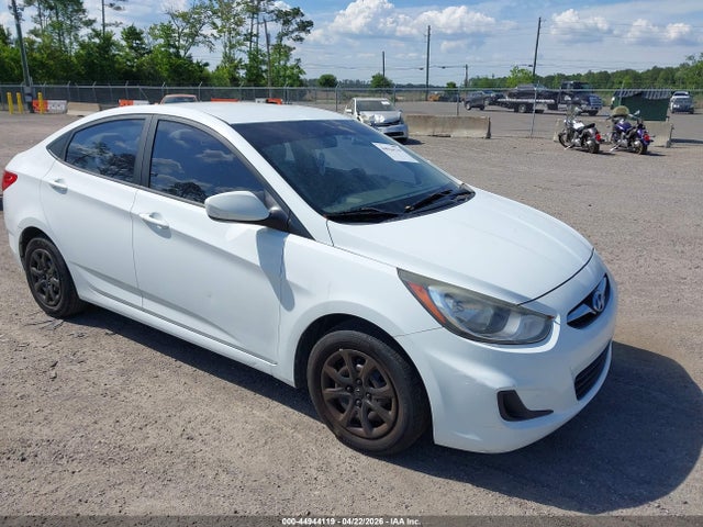 HYUNDAI ACCENT GLS - 1