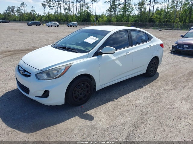 HYUNDAI ACCENT GLS - 2